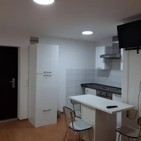 アパート Apartman *
